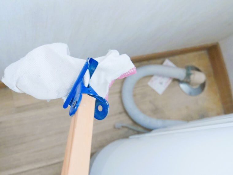洗濯機排水ホースカバーdiy|ニトリグッズ&百均板でほこりよけを | やっこラボ